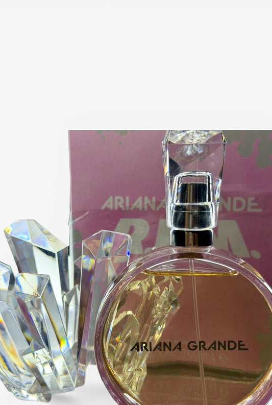 ARIANA GRANDE - R.E.M.